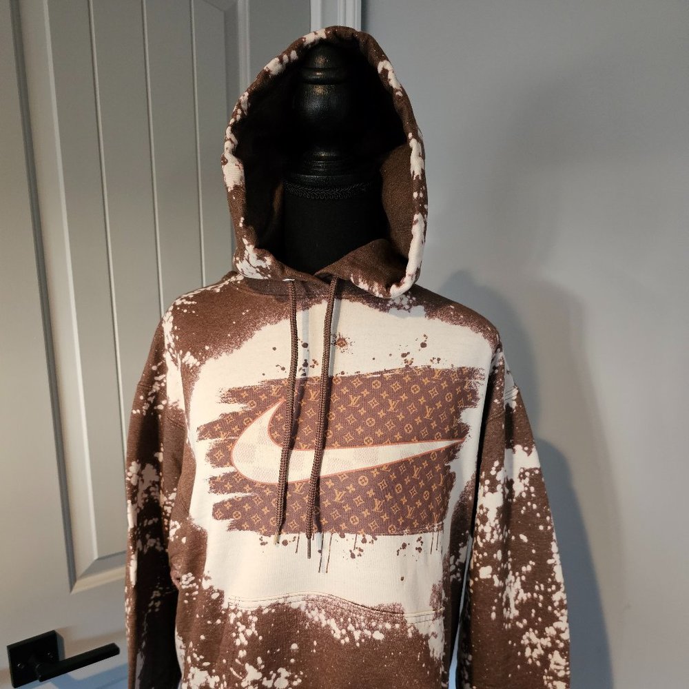 CUSTOM TIE DYE NIKE LOGO PULL OVER SWEATSHIRT Size Medium